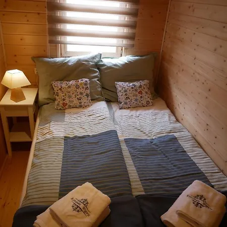 Kaszubskie Wzgorze - Caloroczne Drewniane *