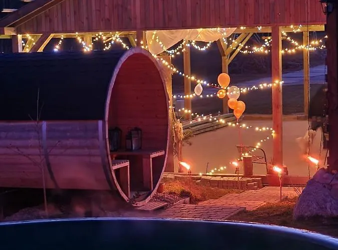 Kaszubskie Wzgorze - Caloroczne Drewniane *